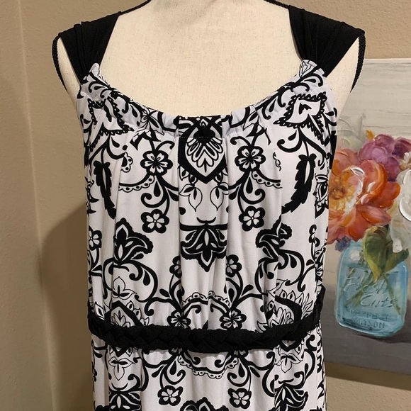 Long Roz & Ali Dress - Picture 2 of 4